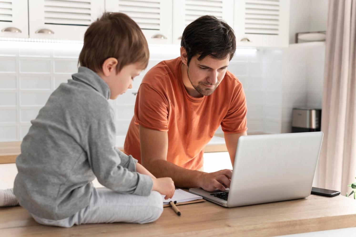 Planificación de programas educativos financieros para 2025